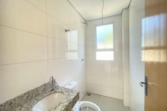 Banheiro 1 de apartamento à venda com 2 quartos, 98m² em Santa Monica, Belo Horizonte