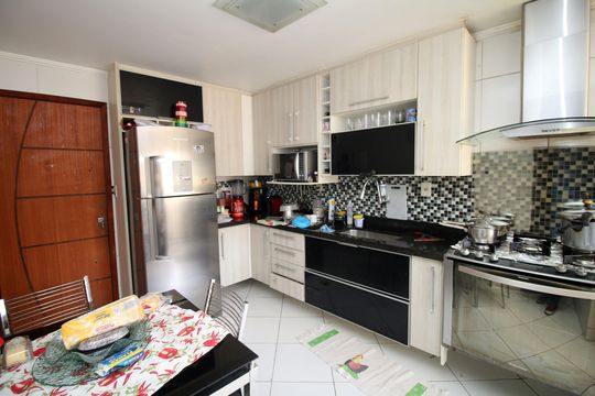 Cozinha de apartamento à venda com 3 quartos, 110m² em Vaz Lobo, Rio de Janeiro