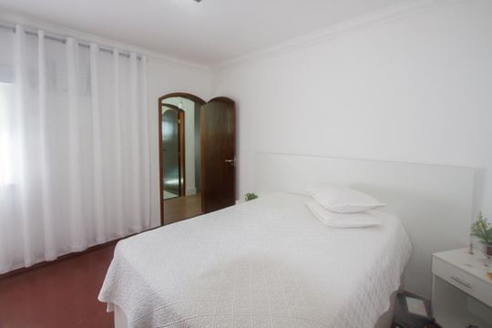 Quarto 2 de casa para alugar com 3 quartos, 300m² em Jardim Novo Santo Amaro, São Paulo