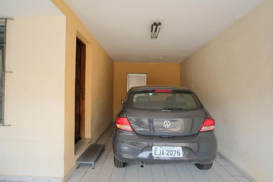 Garagem de casa à venda com 3 quartos, 300m² em Vila Carrão, São Paulo