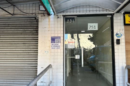 Plaquinha de apartamento para alugar com 1 quarto, 47m² em Recreio dos Bandeirantes, Rio de Janeiro