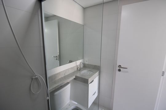 Banheiro Social de apartamento para alugar com 1 quarto, 30m² em Jardim São Paulo, São Paulo
