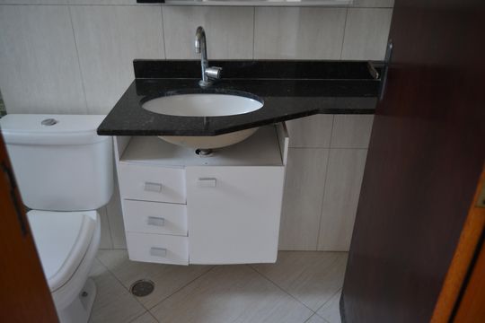 Banheiro da Suíte de apartamento à venda com 2 quartos, 100m² em Utinga, Santo André