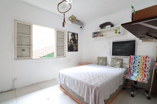 Quarto de casa à venda com 4 quartos, 200m² em Vila Ipojuca, São Paulo