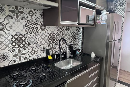 Cozinha de apartamento à venda com 2 quartos, 55m² em Vila Satúrnia, Campinas