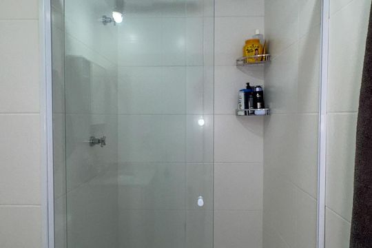 Banheiro de kitnet/studio para alugar com 1 quarto, 26m² em Brooklin, São Paulo