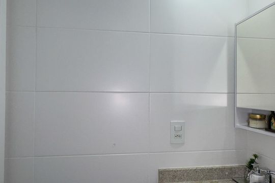 Banheiro de kitnet/studio para alugar com 1 quarto, 26m² em Brooklin, São Paulo