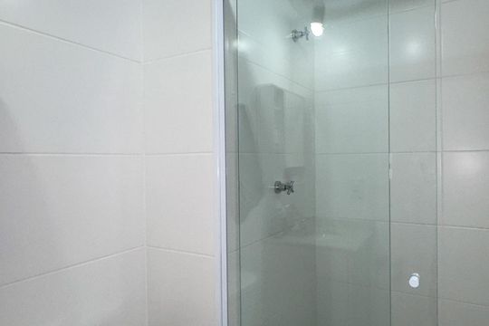 Banheiro de kitnet/studio para alugar com 1 quarto, 26m² em Brooklin, São Paulo