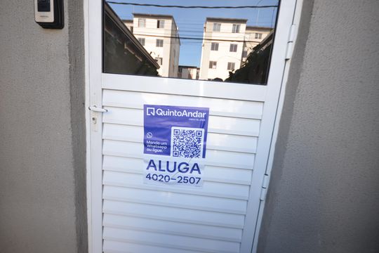 Placa instalada de apartamento para alugar com 2 quartos, 44m² em Campo Grande, Rio de Janeiro