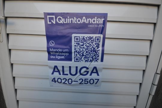 Placa instalada de apartamento para alugar com 2 quartos, 44m² em Campo Grande, Rio de Janeiro