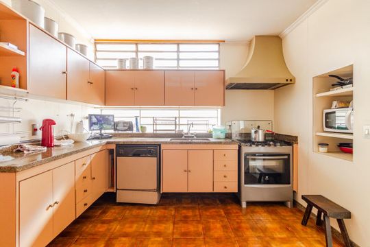 Cozinha de casa para alugar com 3 quartos, 297m² em Alto de Pinheiros, São Paulo