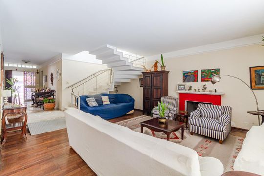 Casa para alugar com 3 quartos, 297m² em Alto de Pinheiros, São Paulo