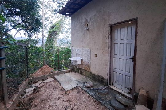 Quintal de casa à venda com 3 quartos, 120m² em Maravista, Niterói