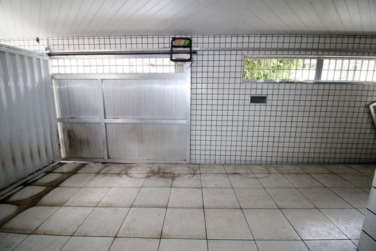 Garagem de casa à venda com 2 quartos, 300m² em Vila da Penha, Rio de Janeiro