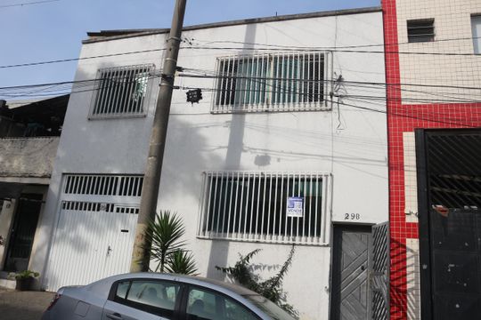Fachada de casa à venda com 3 quartos, 144m² em Osvaldo Cruz, São Caetano do Sul