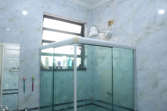 Banheiro 1 de casa à venda com 3 quartos, 144m² em Osvaldo Cruz, São Caetano do Sul