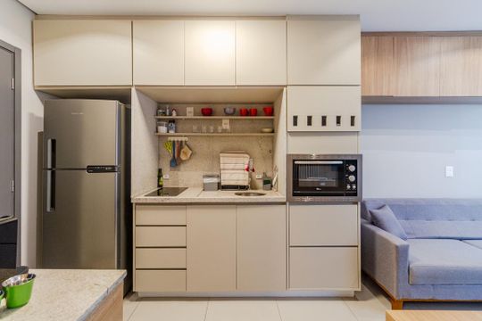 Cozinha de apartamento para alugar com 1 quarto, 30m² em Pinheiros, São Paulo