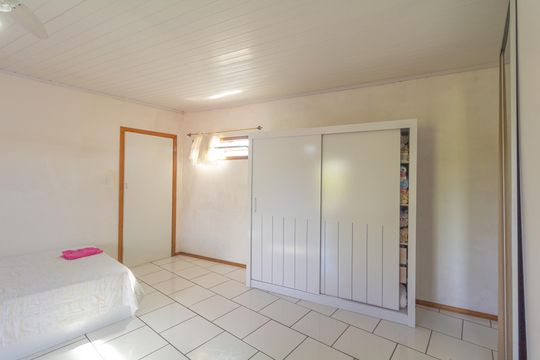 Quarto 3 de casa à venda com 4 quartos, 220m² em Fátima, Canoas