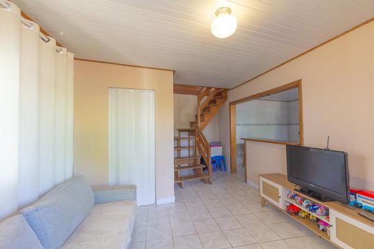 Sala de casa à venda com 4 quartos, 220m² em Fátima, Canoas