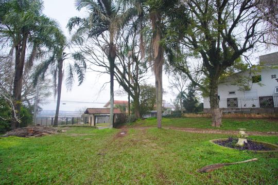 Quintal de casa à venda com 3 quartos, 244m² em Rondônia, Novo Hamburgo