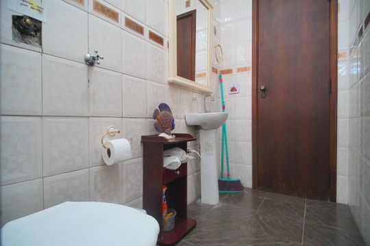Banheiro de casa à venda com 3 quartos, 244m² em Rondônia, Novo Hamburgo