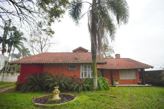 Área externa  de casa à venda com 3 quartos, 244m² em Rondônia, Novo Hamburgo
