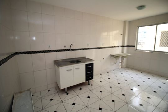 Cozinha de apartamento para alugar com 2 quartos, 60m² em Brás de Pina, Rio de Janeiro