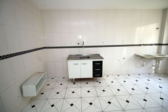 Cozinha de apartamento para alugar com 2 quartos, 60m² em Brás de Pina, Rio de Janeiro