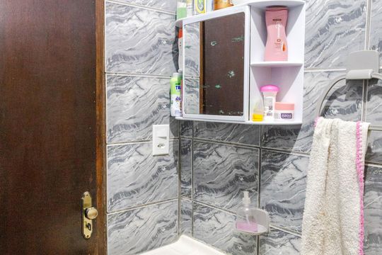 Banheiro Social de casa para alugar com 2 quartos, 75m² em Parque Continental Ii, Guarulhos