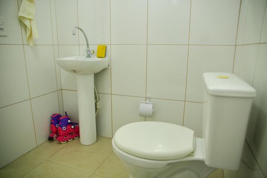 Banheiro Suíte 2 de casa para alugar com 4 quartos, 450m² em Jardim da Represa, São Bernardo do Campo