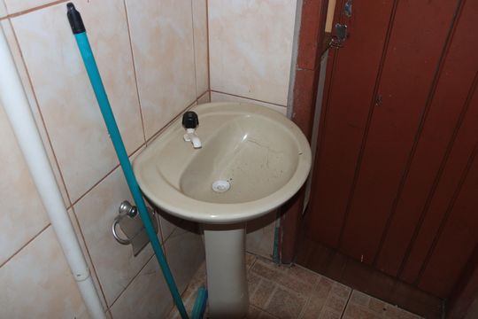 Banheiro de kitnet/studio para alugar com 1 quarto, 50m² em Setor Campinas, Goiânia