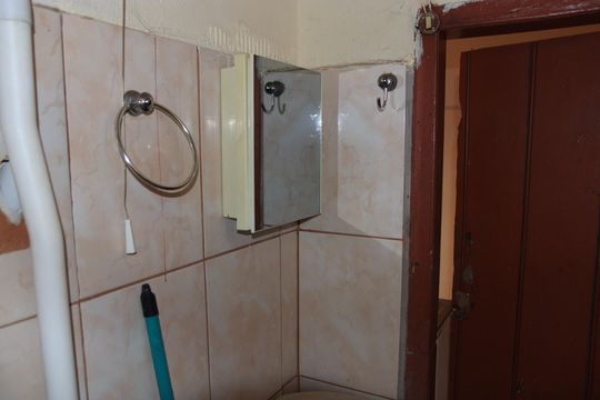 Banheiro de kitnet/studio para alugar com 1 quarto, 50m² em Setor Campinas, Goiânia