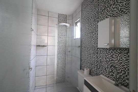 Banheiro de apartamento para alugar com 2 quartos, 40m² em Liberdade, Novo Hamburgo