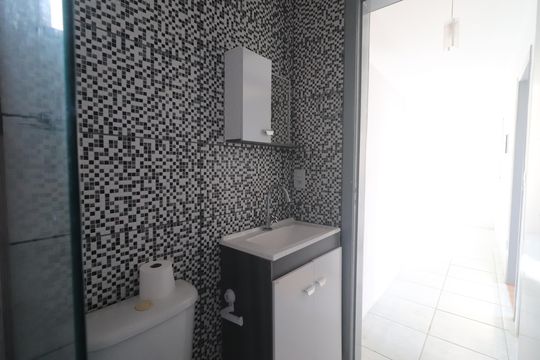 Banheiro de apartamento para alugar com 2 quartos, 40m² em Liberdade, Novo Hamburgo