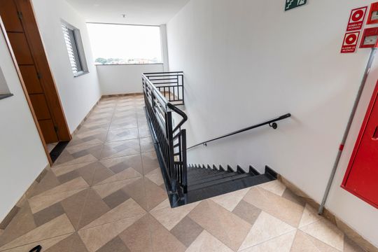 Escada de apartamento à venda com 2 quartos, 43m² em Parque Cruzeiro do Sul, São Paulo