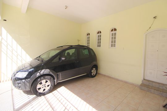 Garagem de casa para alugar com 2 quartos, 100m² em Jardim Primavera, São Paulo