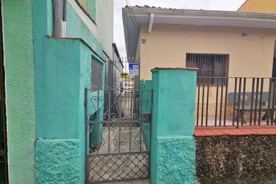 Fachada de casa para alugar com 1 quarto, 40m² em Penha de França, São Paulo