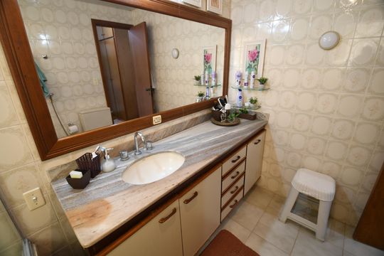 Banheiro da Suíte de apartamento à venda com 3 quartos, 135m² em Jardim Chapadão, Campinas