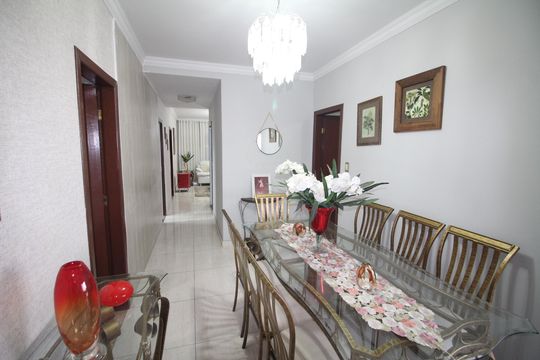 Copa de casa para alugar com 4 quartos, 243m² em Riacho das Pedras, Contagem