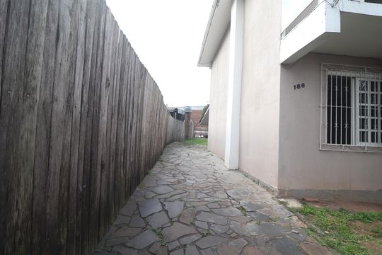 Entrada da garagem de casa à venda com 3 quartos, 600m² em Pátria Nova, Novo Hamburgo