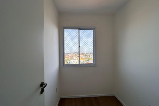 Quarto 1 de apartamento para alugar com 2 quartos, 30m² em Vila Mangalot, São Paulo