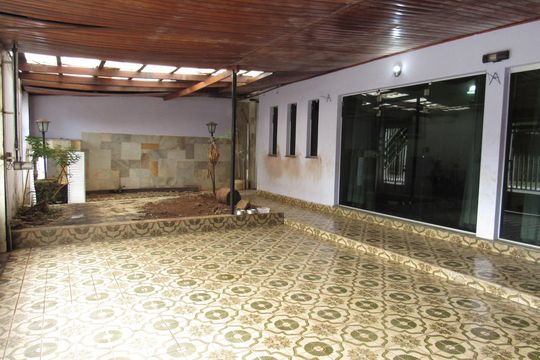 Garagem de casa à venda com 3 quartos, 330m² em Parque Continental, Osasco