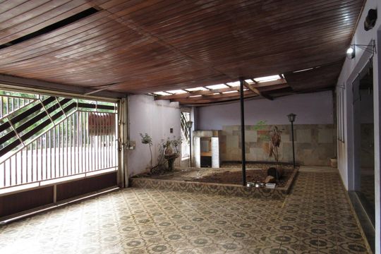 Garagem de casa à venda com 3 quartos, 330m² em Parque Continental, Osasco