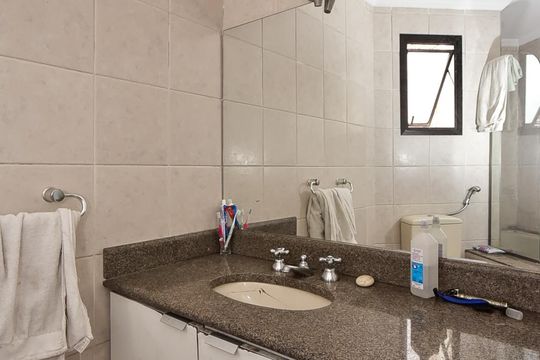 Banheiro de apartamento para alugar com 1 quarto, 40m² em Jardim Ampliacao, São Paulo