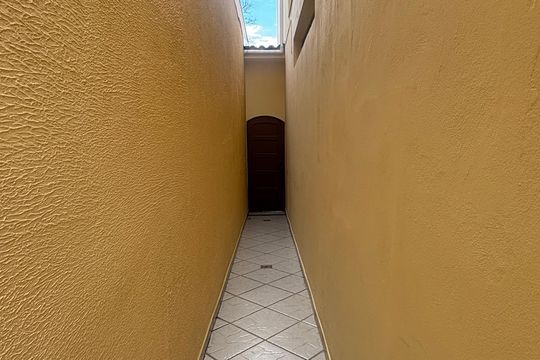Corredor de casa à venda com 3 quartos, 240m² em Vila Metalúrgica, Santo André