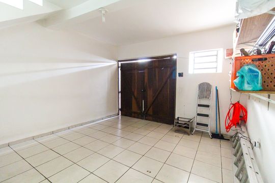 Garagem de casa para alugar com 4 quartos, 200m² em Jardim Soraia, São Paulo