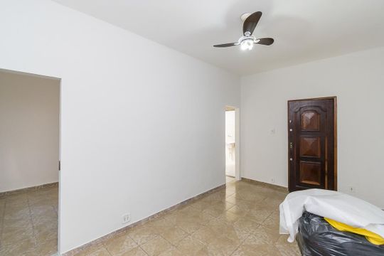 Sala de apartamento para alugar com 2 quartos, 55m² em Olaria, Rio de Janeiro