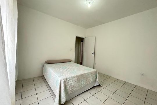 Quarto de kitnet/studio para alugar com 1 quarto, 75m² em Saco dos Limões, Florianópolis