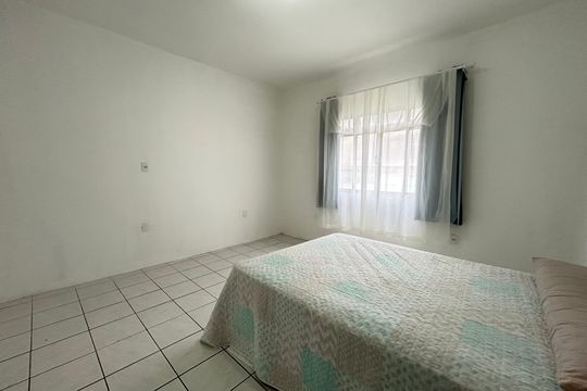 Quarto de kitnet/studio para alugar com 1 quarto, 75m² em Saco dos Limões, Florianópolis