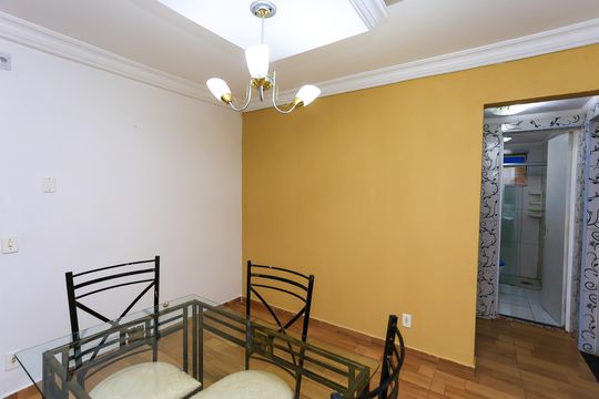 Sala de apartamento para alugar com 2 quartos, 50m² em Jardim Olinda, São Paulo